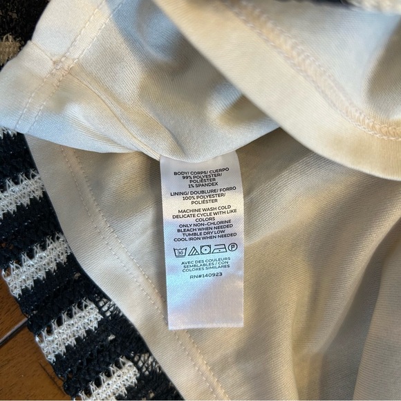 *NWT* LOFT Crochet Shell, Sz M, Black and Cream, Sleeveless Top, Fully Lined - Picture 10 of 10